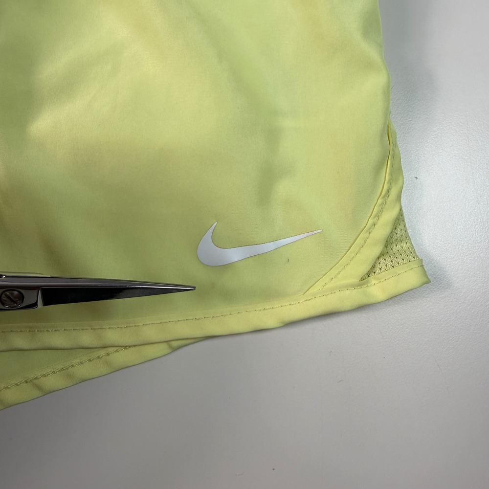 Nike Girls Size 6 Tempo Running Shorts Yellow Mesh Dri Fit Athletic Sporty - Picture 7 of 8